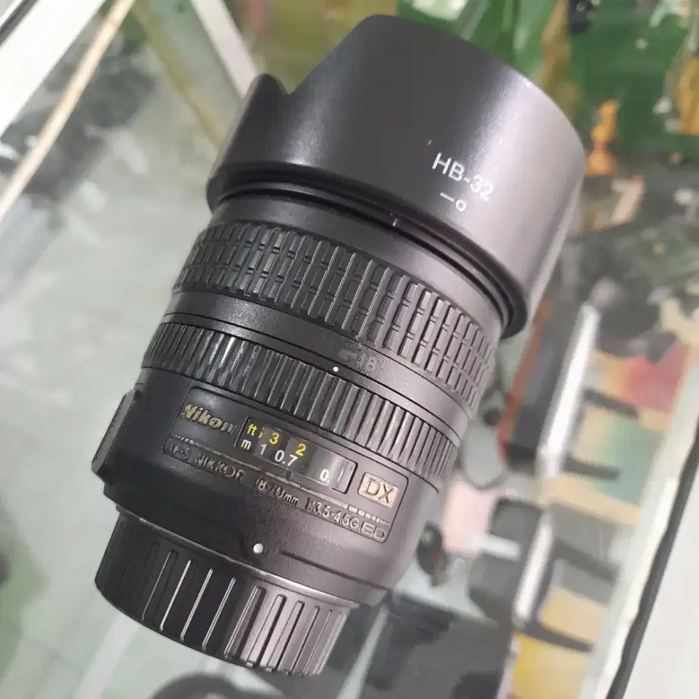 lensa nikon 18-70mm