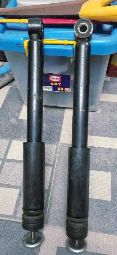 Shockbreaker belakang ertiga 2013