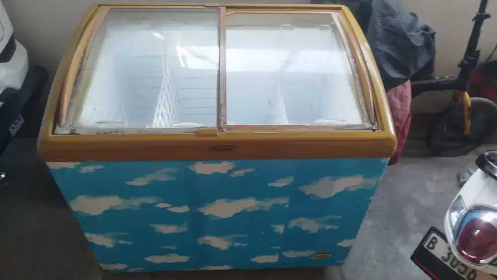Jual freezer baru mati kemaren bekas es kream