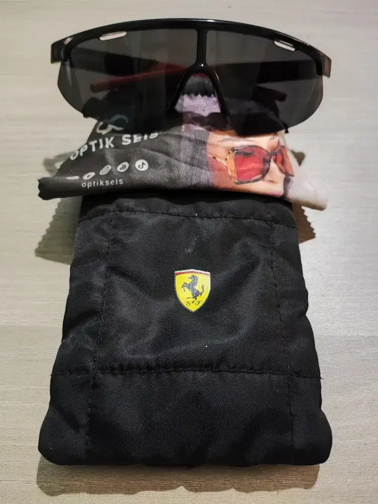 Kaca Mata Ferrari Original 1.750.000