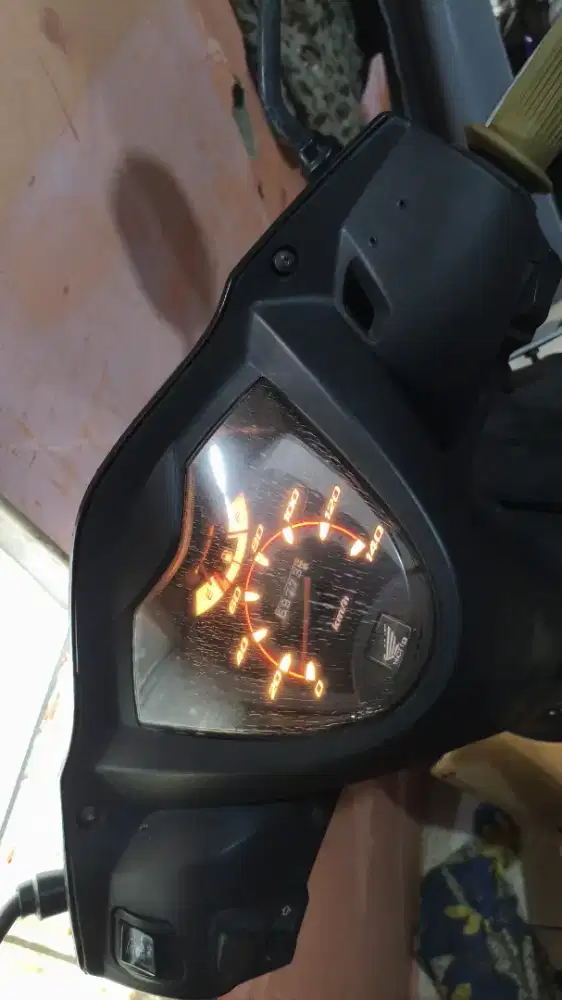 Honda spacy hitam