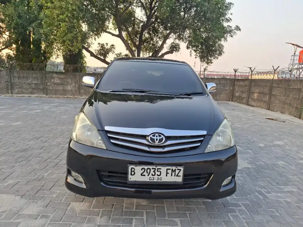 Toyota Innova V at 2010