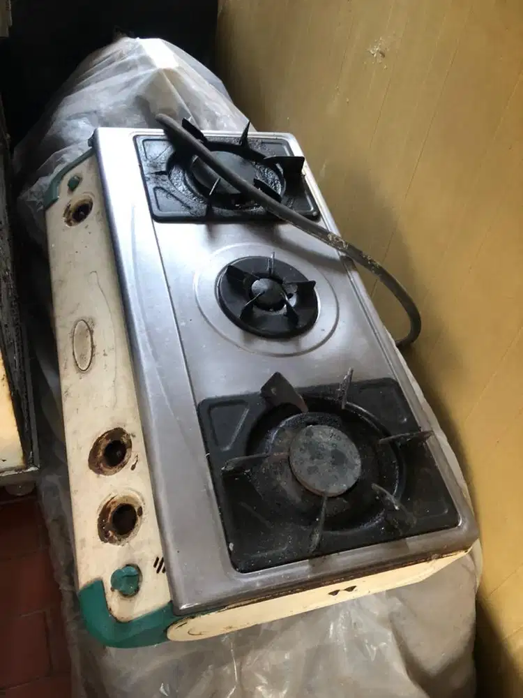 Kompor gas rinai 3 tungku