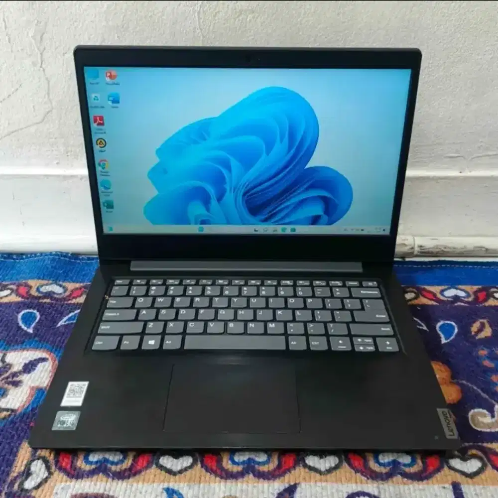 Lenovo i3 Gen 10 RAM 8 SSD 512