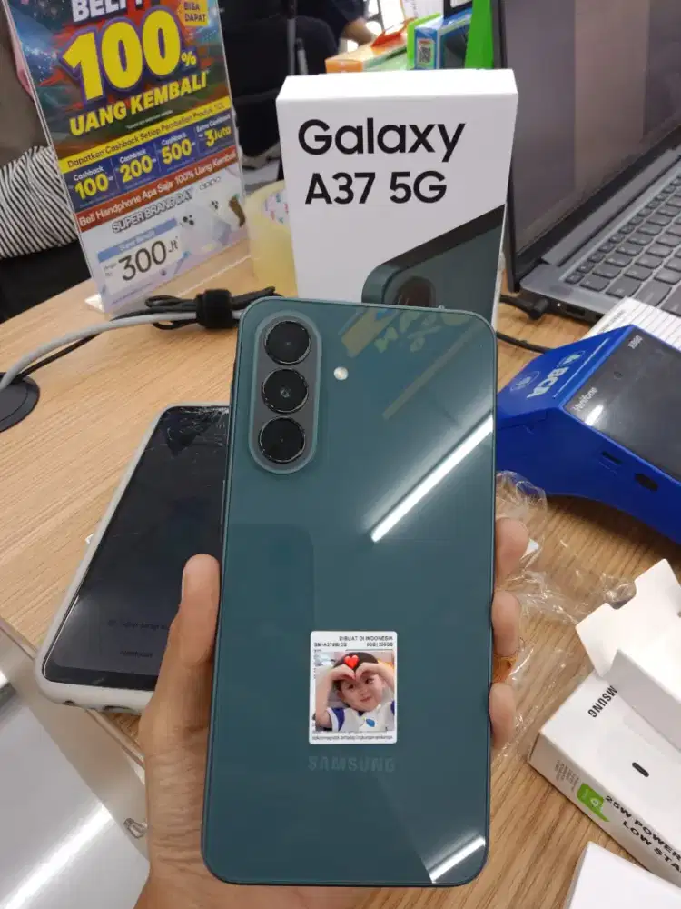 Samsung A37 geey green