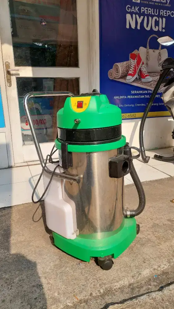 Mesin Pembersih Karpet Vakum Extractor