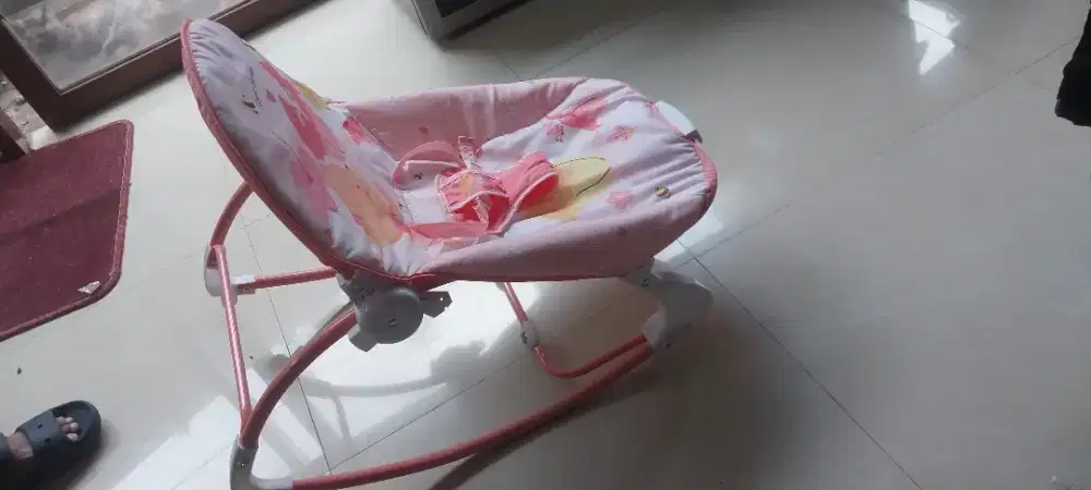Ayunan bayi masih baru udh di buka