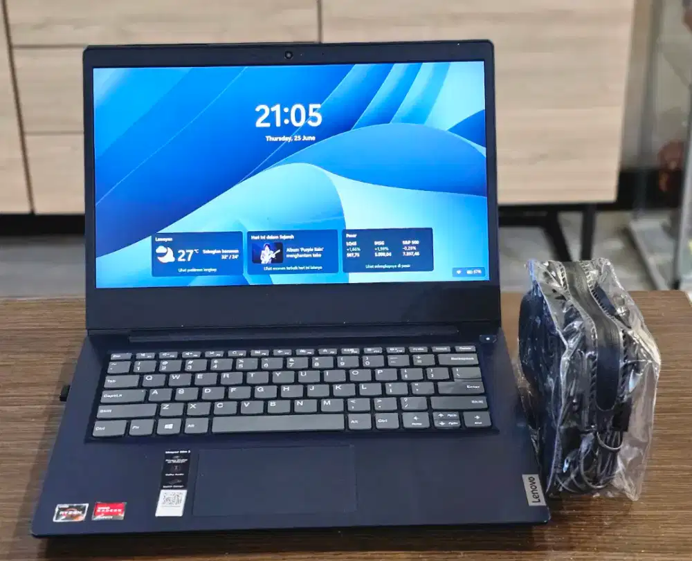 DIJUAL LAPTOP LENOVO - AMD Ryzen 3 3250U with Radeon Graphics