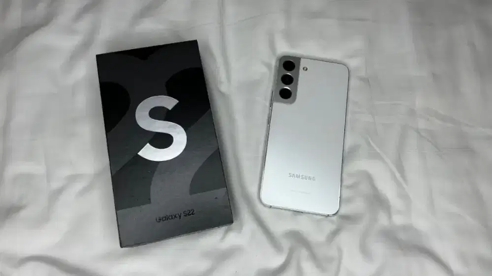 s22 basic 256GB white