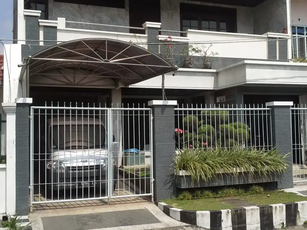 Rumah Pusat Kota Area Darmo