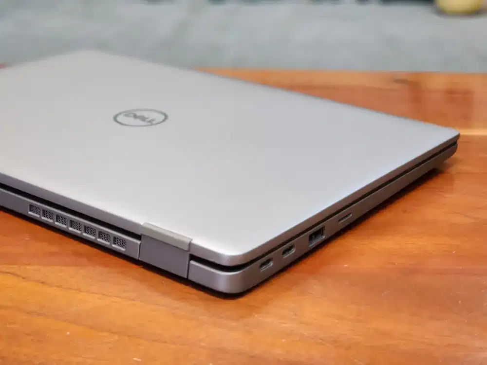 RAM 16GB! Core i5 Gen 11 DELL 5320 Slim w/ Intel Iris Xe for Coding
