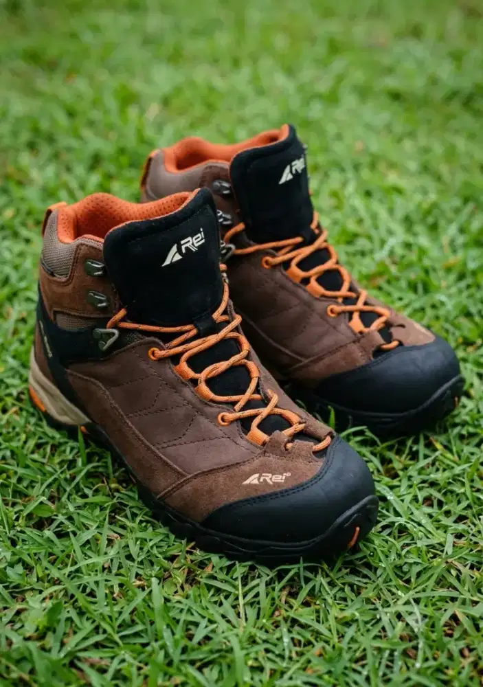 Dijual sepatu bekas merk rei