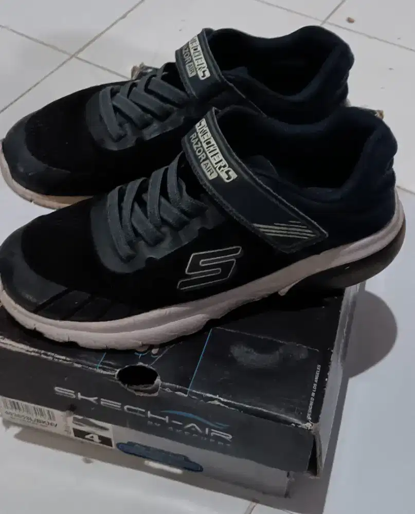 Sepatu anak Skechers Preloved