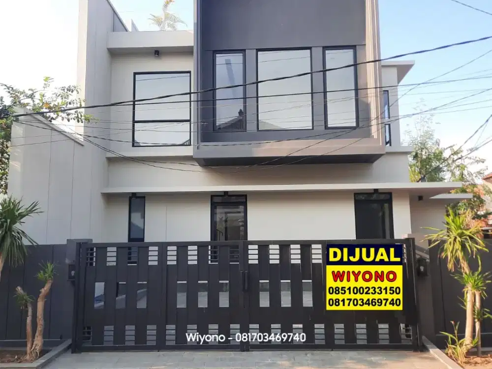 Rumah Babatan Pantai Row Jalan 3 mobil Scandinavian dengan Rooftop Garden