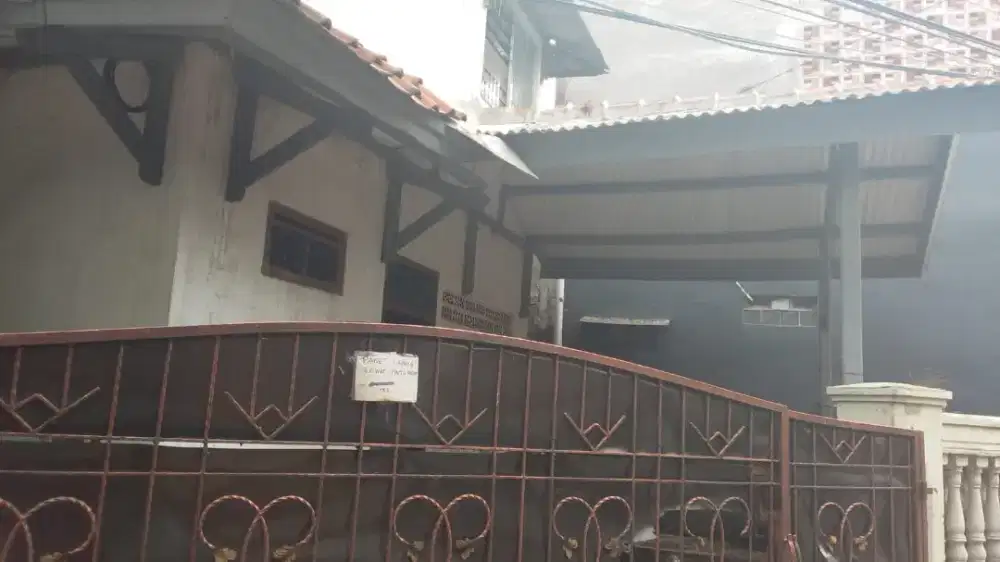 Rumah Komplek Pharmindo, Posisi Strategis
