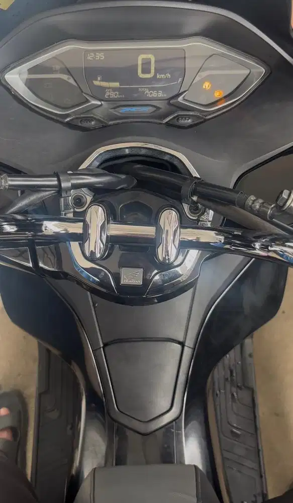 Honda PCX 160cc ABS warna Hitam Metalik
