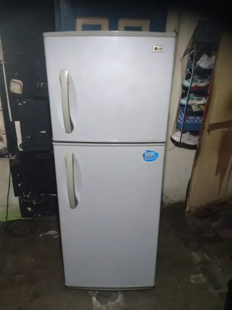 Jual kulkas LG 2 pintu no frost tanpa bunga es mesin ori normal