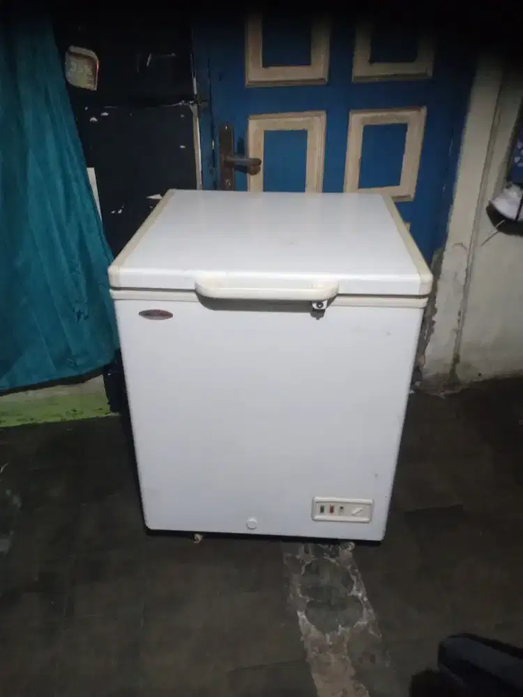 Jual frizer BOK merk AUCUMA 200 liter ori segel dingin beku normal