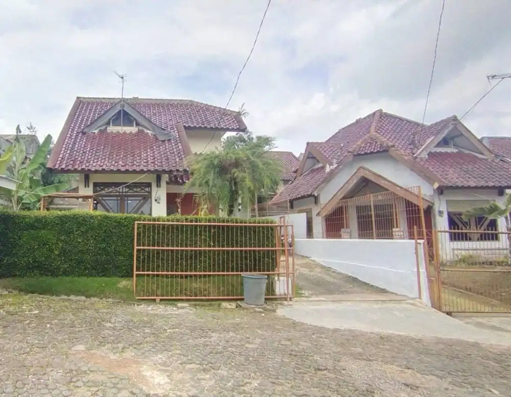 Dijual Villa/Rumah dekat Puncak Pass