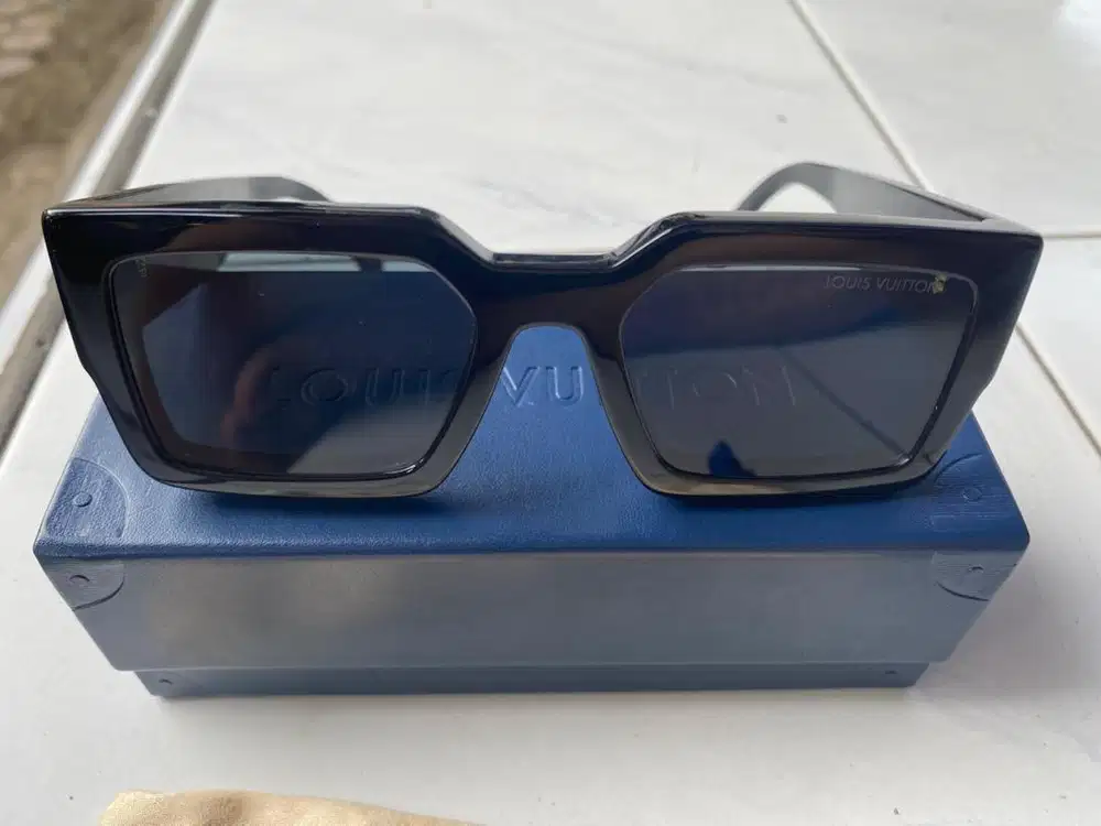 Kacamata Louis Vuitton Z1579W Original Lengkap Kotak