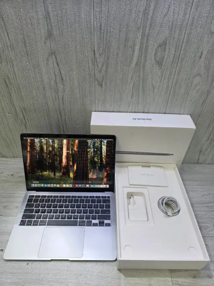 MacBook Air M1 13inc 8/256GB Gray Second Resmi Ibox
