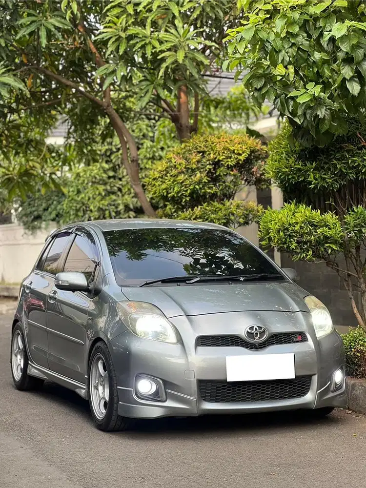 (KM 100 RB PAS) Toyota Yaris S Limited Automatic 2012 siap pakai