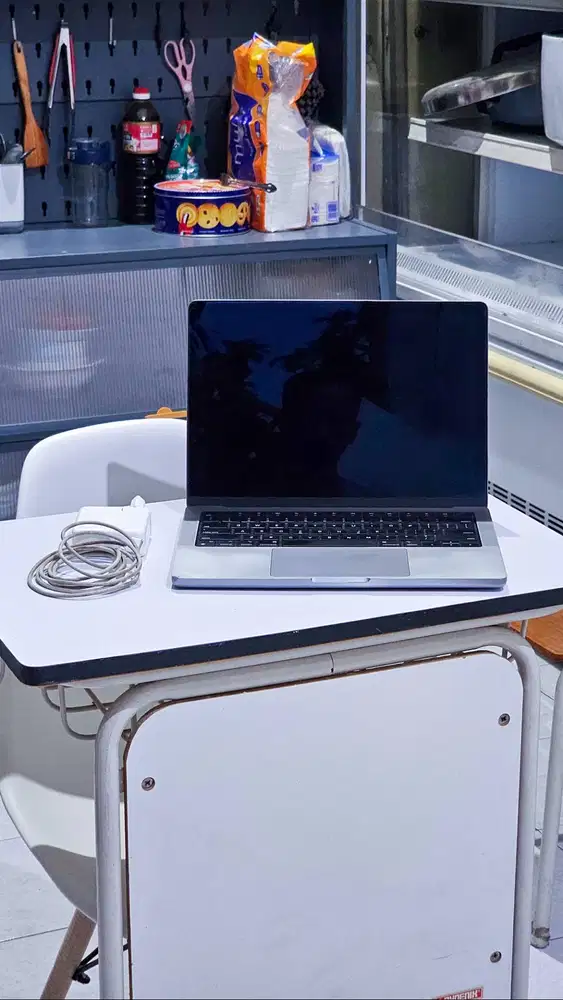 Macbook M1 Pro 14 16 RAM/512 GB SSD Nego