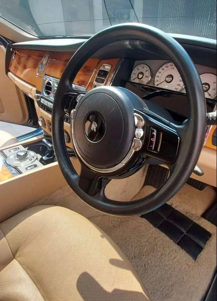 Rolls Royce Ghost 2011 Bensin