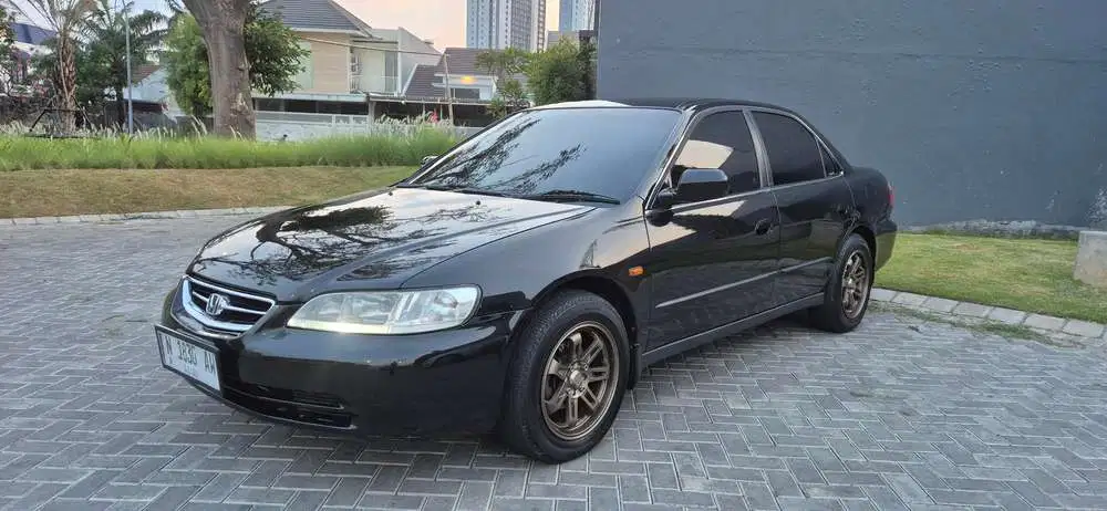 Honda Accord 2002 Hitam -  Kondisi Menyenangkan!