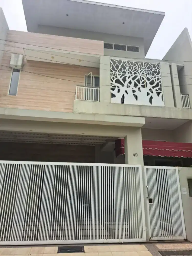 Rumah Baru FULL FURNISHED 2,5 lantai