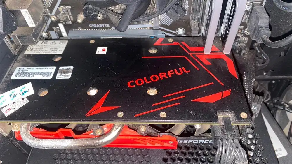 Dijual pribadi 1 set PC GTX 1650 16 gb ram