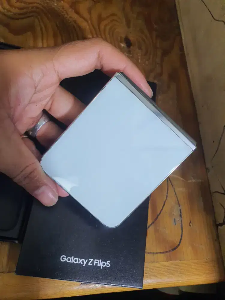 Samsung Z FLIP 5 SEIN 8/256GB mulus murah
