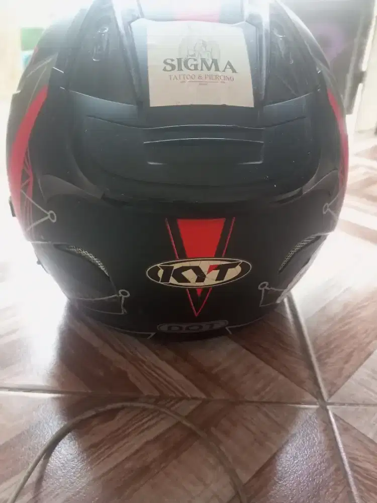 DI JUAL HELM KYT
