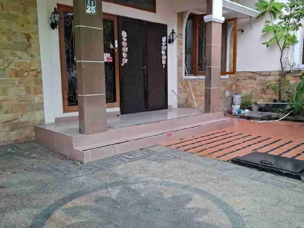 Disewakan Rumah Pakuwon City Taman Mutiara