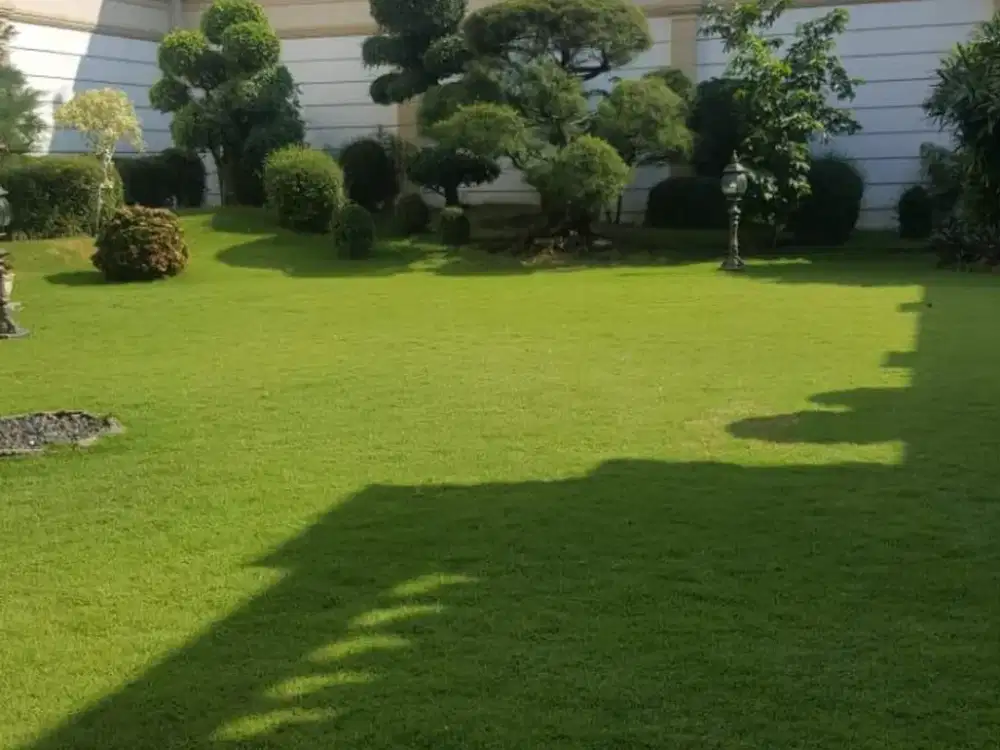 Rumah di jln Raya utama dekat kampus Unair dan ITS, mall Galaxy dan Pakuwon City Mall, komersial area