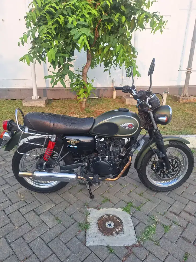Kawasaki W175 SE Green Army 2018