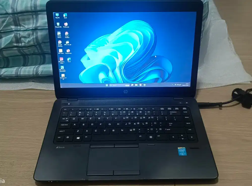 Laptop HP ZBook core i7 gen 5 ram 8gb Dual VGA HDD 500gb min baterai