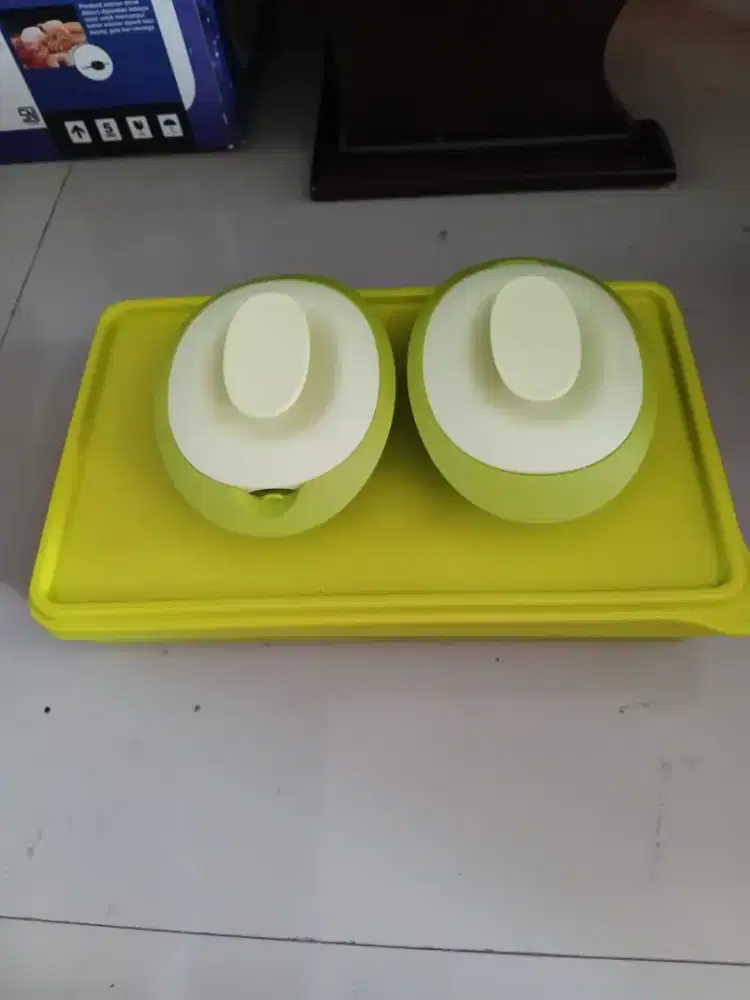 Di jual cepat Tupperware asli 1 set
