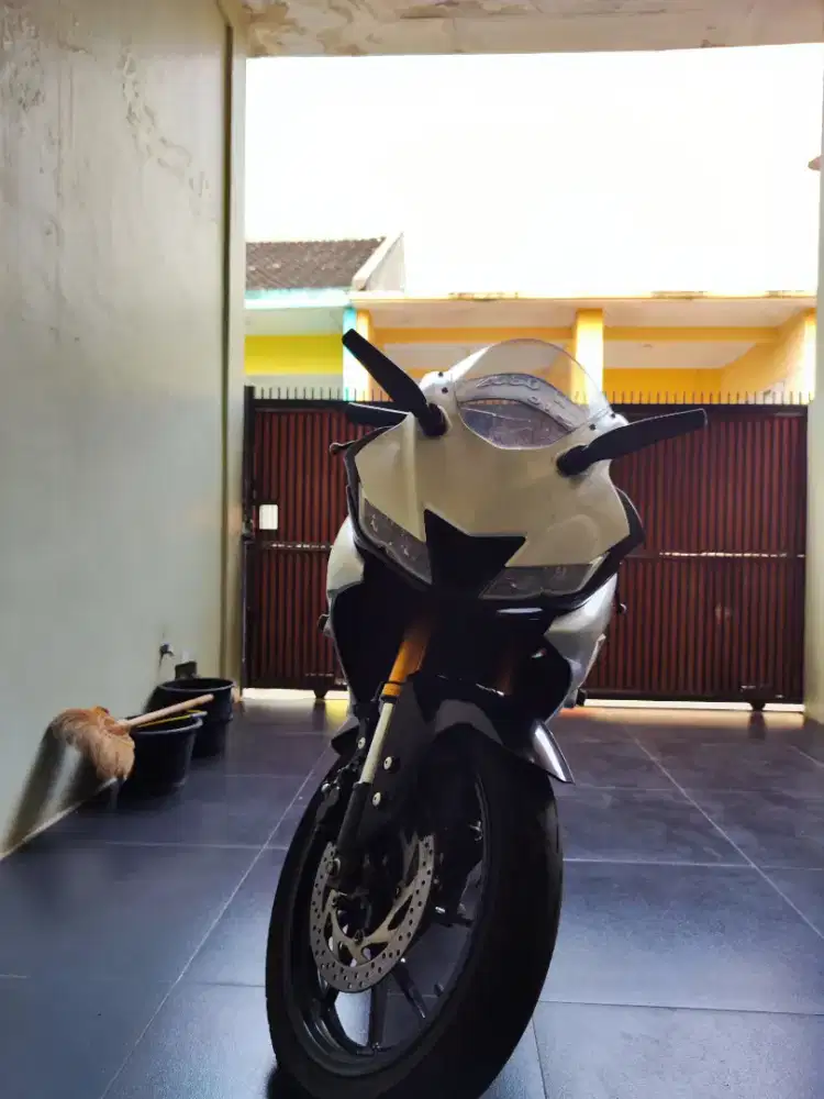 Yamaha R15 V3 2022 Silver