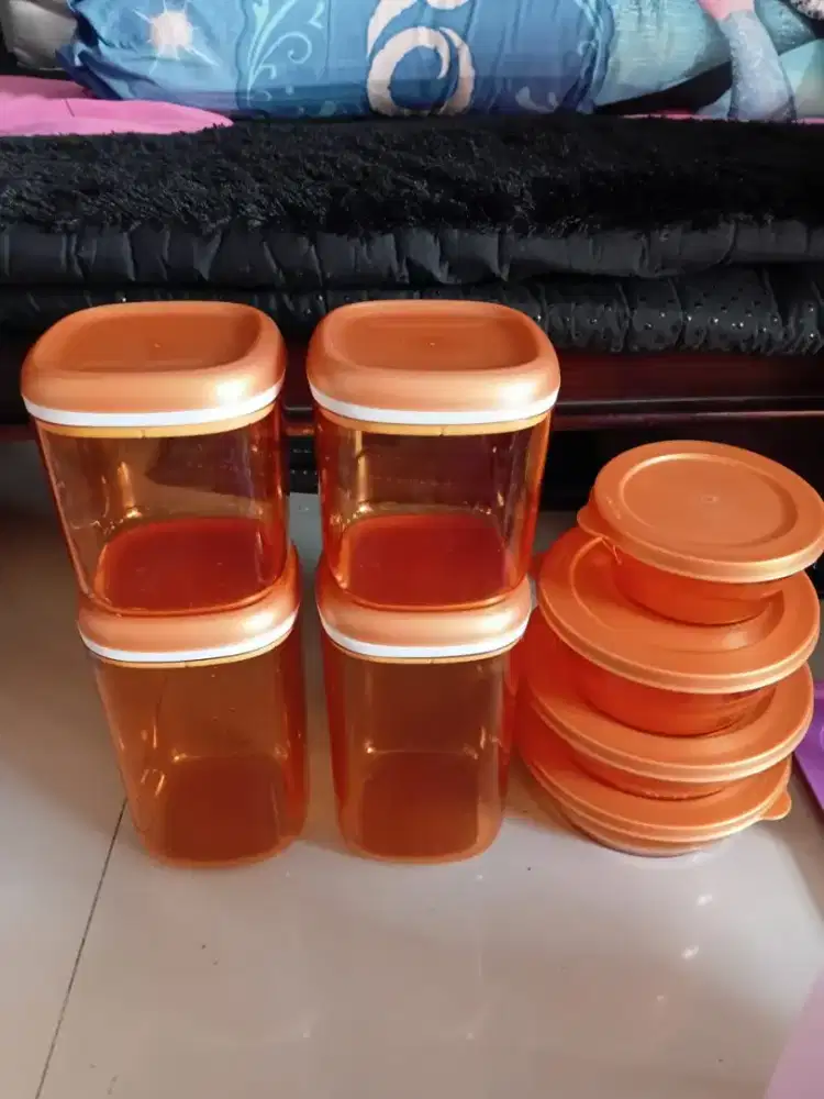 Dijual BU cepat tupperware ori 1 set/ warna