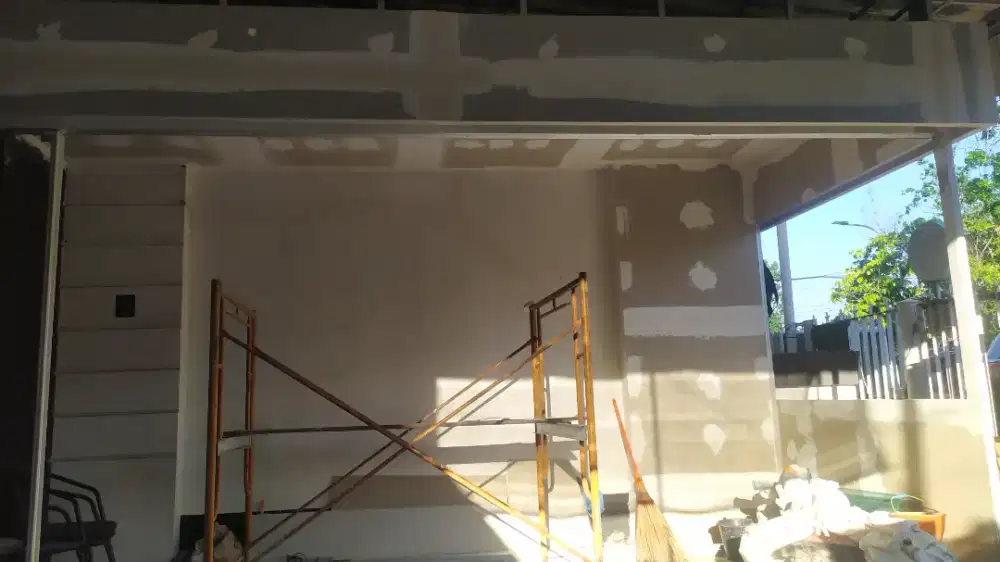Partisi, plafon pvc, plafon gipsum, vinil lantai, wallpanel dinding,