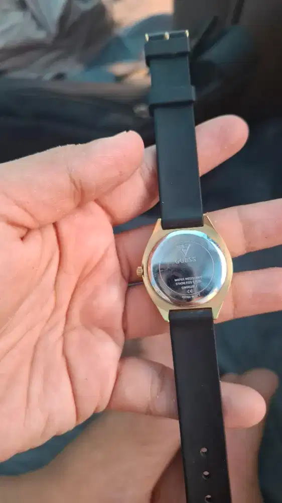 Jam Tangan Guess