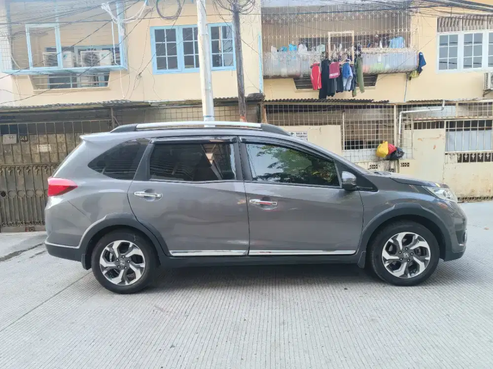 Mobil Honda BRV 1.5 E AT 2016 mulus pribadi siap pakai