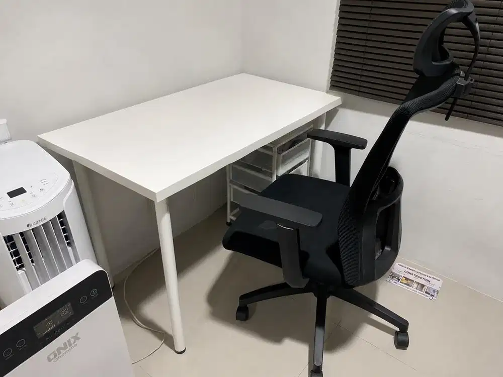 Kursi fantech dan meja komputer ikea