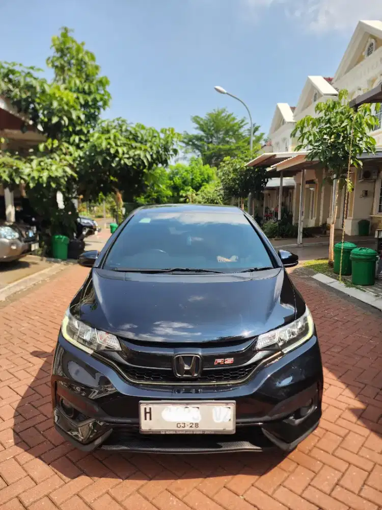 Jazz RS 2018 Hitam