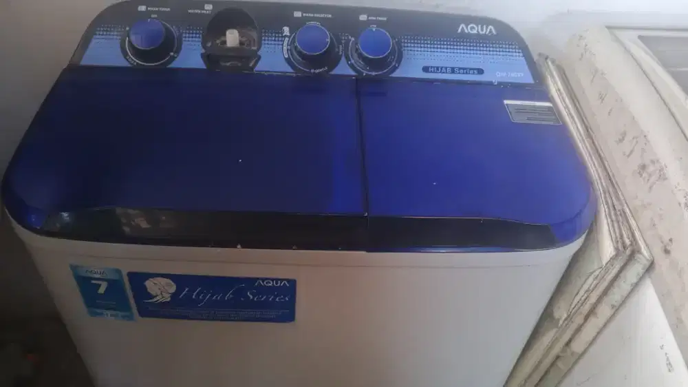 Mesin cuci merk Aqua