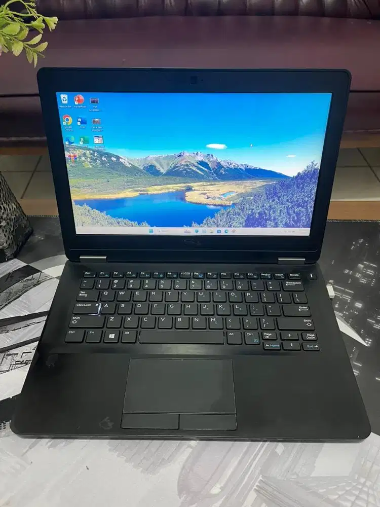 Dell latitude E7270 i5 gen6 sss 128 ram8