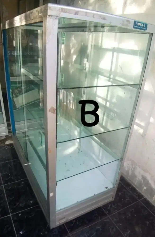 Etalase Kaca Murah Surabaya