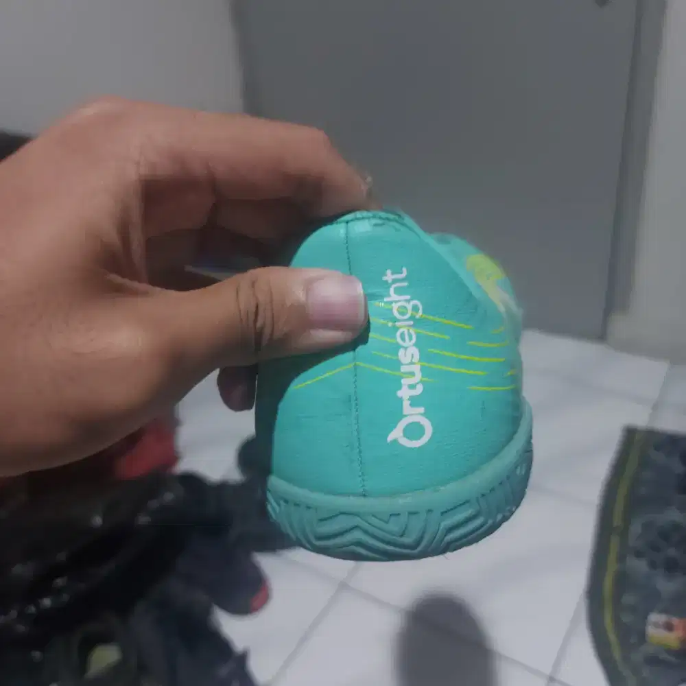 Sepatu futsal ortuseihht size 43