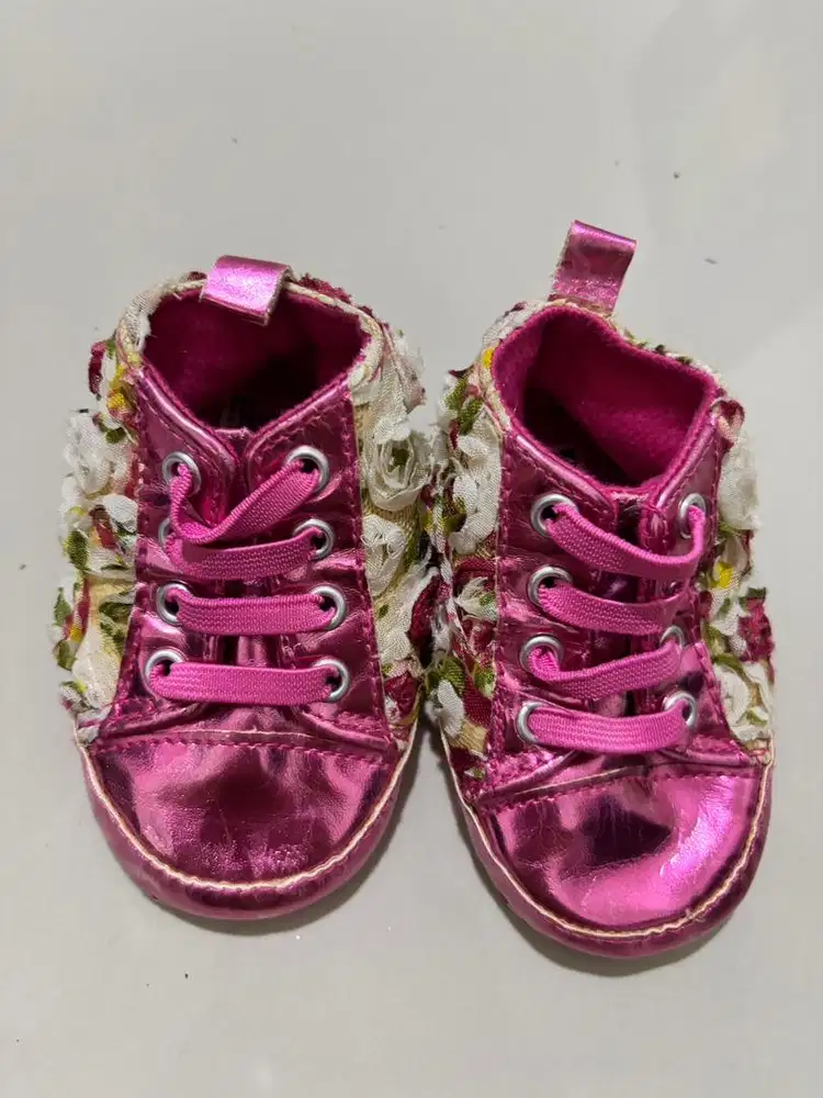 Sepatu Mother care pink
